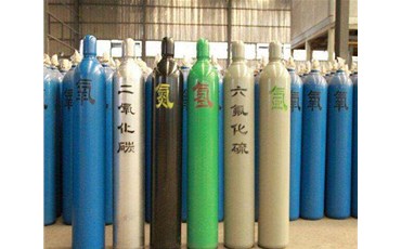 山西氮气厂家：工业氧气瓶在使用过程中要注意什么？
